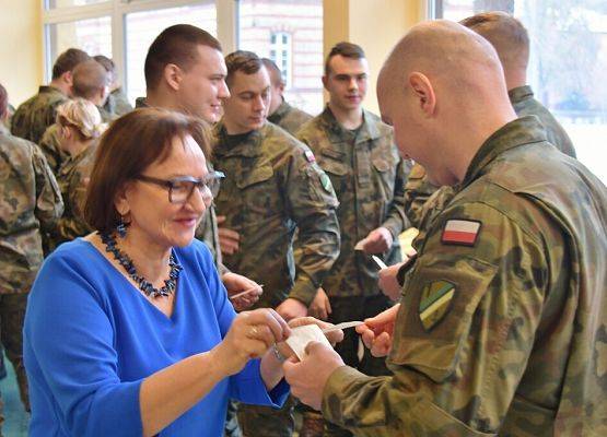 Życzenia składa starosta A.