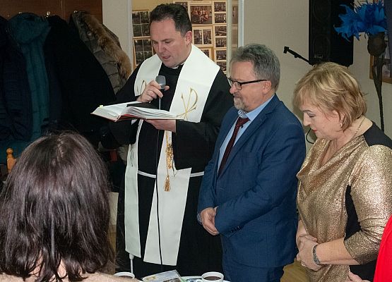 Modlitwę prowadzi o. Robert