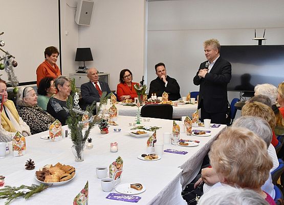 Życzenia składa burmistrz W.