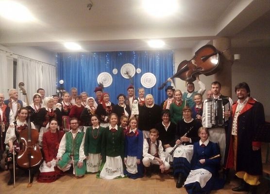 Wspólne zdjęcie obu zespołów