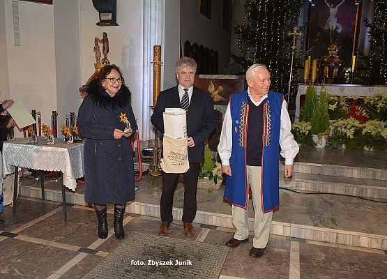 Starosta ze statuetką gotowa