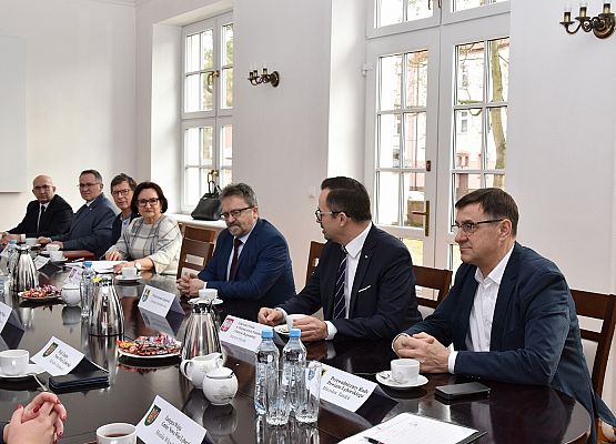 Członkowie Zarządu Powiatu: J.