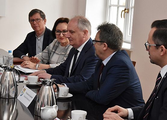 Od lewej: R. Wenta, starosta