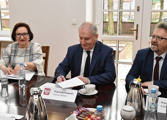 Od lewej: starosta A.