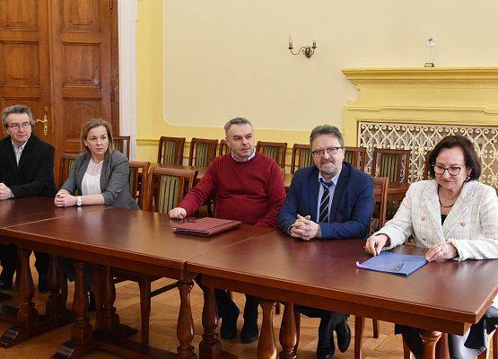 Spotkanie w sali obrad Rady