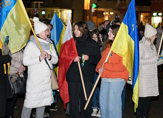 Młodzi uczestnicy wiecu