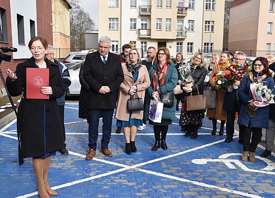 Uczestnicy uroczystości przed