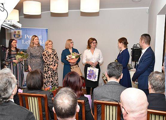 Życzenia od przedstawicielek