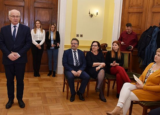 Spotkanie prowadzi E. Müller z