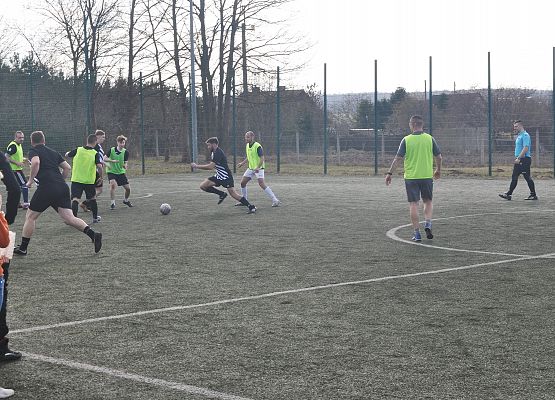 Rozgrywki piłkarskie