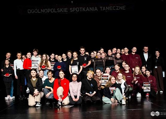 Wspólne zdjęcie na scenie