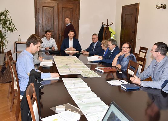 Rozmowy na temat planów