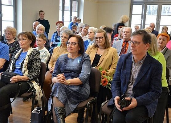 Goście wernisażu. Wśród nich