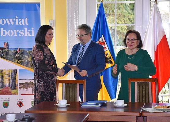 Wręczanie umów grantowych