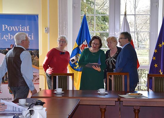 Wręczanie umów grantowych