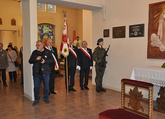 Poczet sztandarowy i honorowa