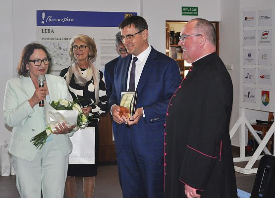 Życzenia na ręce ks. dziekana