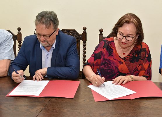 Podpisanie umowy z Gminą Nowa