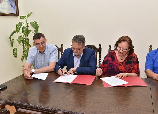 Podpisanie umowy z Gminą Nowa