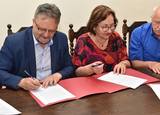 Podpisanie umowy z Gminą Nowa