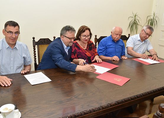 Podpisanie umowy z Gminą Nowa