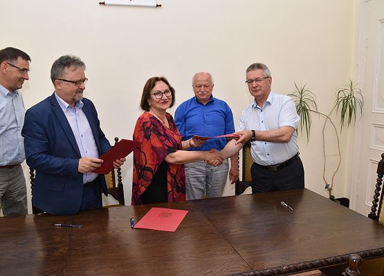 Podpisanie umowy z Gminą Nowa