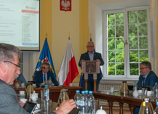 Dyskusja podczas sesji - radny