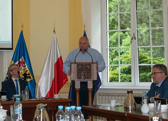 Dyskusja podczas sesji - radny