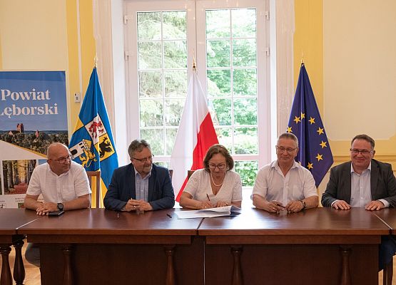 Podpisanie umowy na ochronę