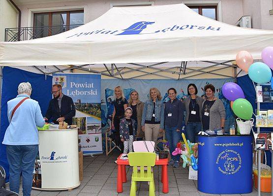 Jarmarkowe stoisko Powiatu