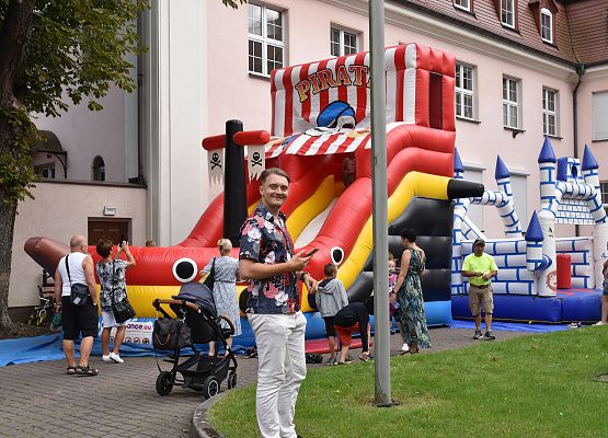 Zabawa na dmuchańcach