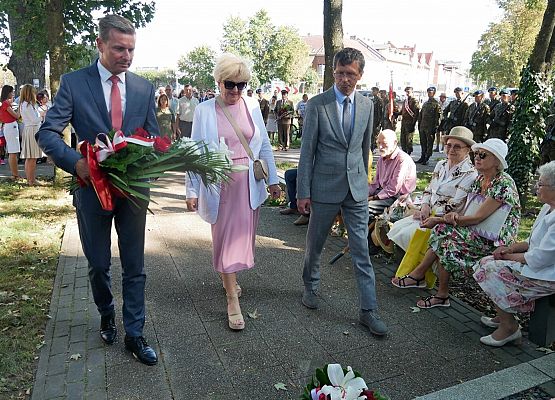 Składanie kwiatów pod