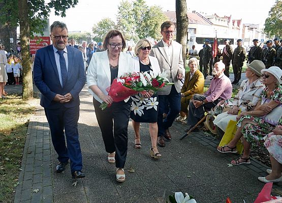 Składanie kwiatów pod