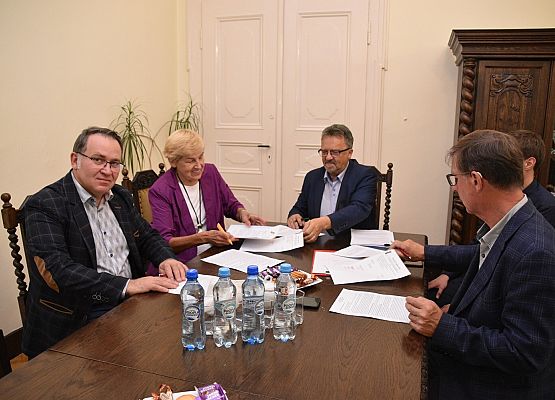 Podpisanie umowy na