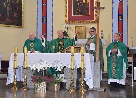 Uroczysta suma, odprawiana