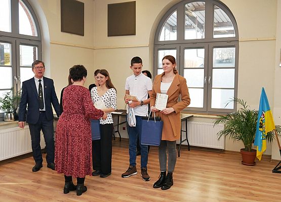 Méster bëlnégò czëtaniô w