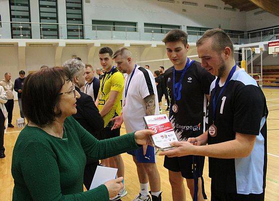 Finały rozgrywek XVI