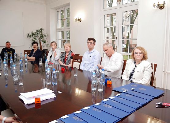 Podpisanie umów grantowych z