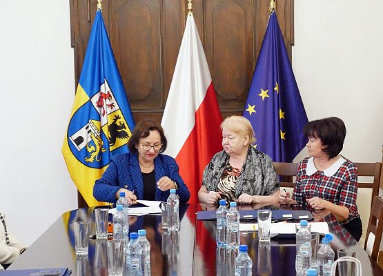 Podpisanie umów grantowych z