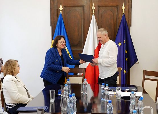 Podpisanie umów grantowych z