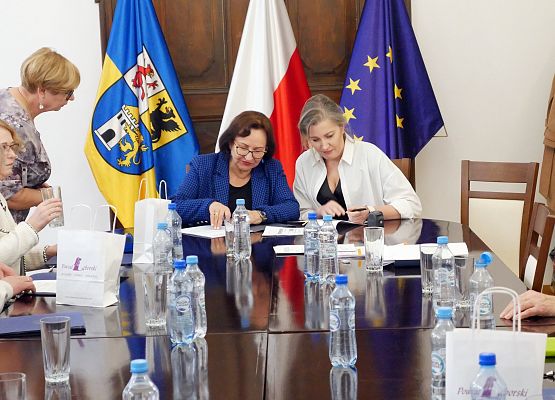 Podpisanie umów grantowych z