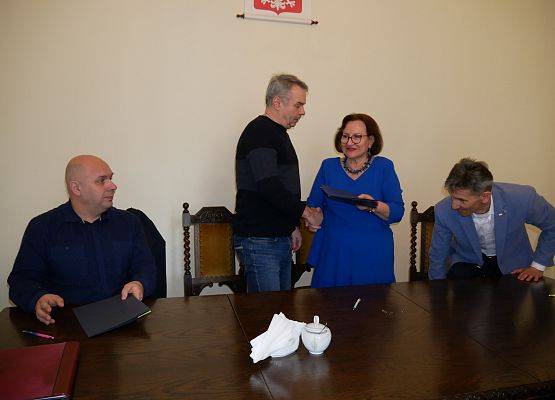 Podpisanie umów na promocję