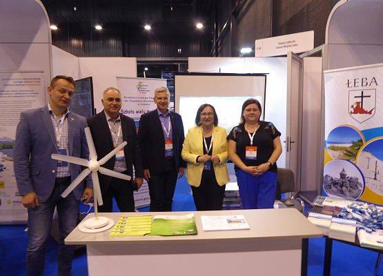 Targowe stanowisko PCE i