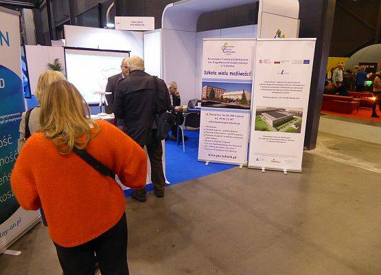 Targowe stanowisko PCE