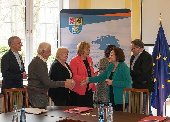 Uroczystość podpisania umów