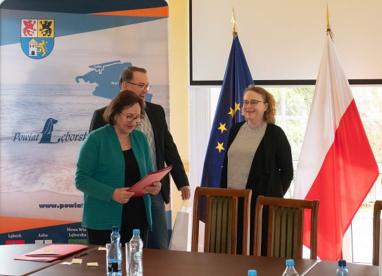 Uroczystość podpisania umów