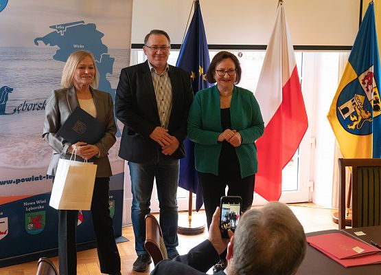 Uroczystość podpisania umów