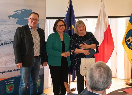 Uroczystość podpisania umów