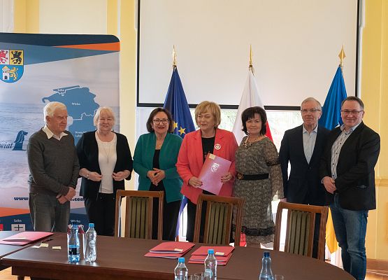 Uroczystość podpisania umów