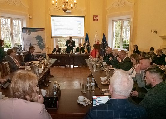 Obrady sesji rady Powiatu